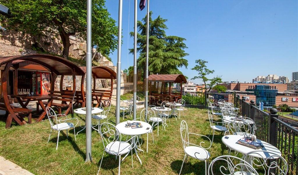 Bursa romantik akşam kafe bar manzarası