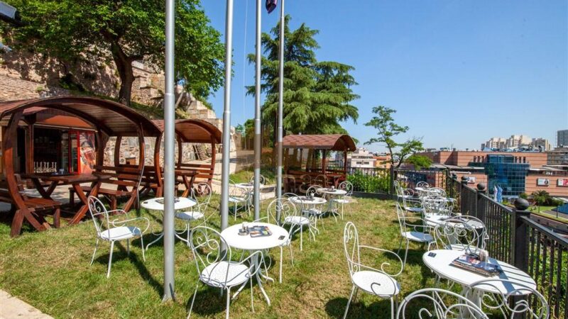 Bursa romantik akşam kafe bar manzarası